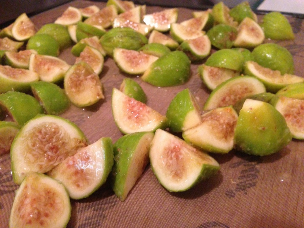 Figs ready to dehydrate